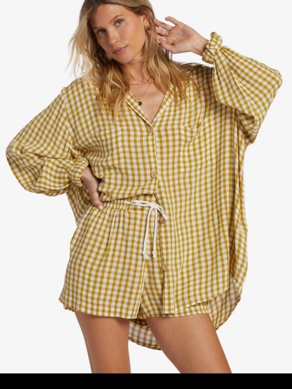 NWT,"SWELL BLOUSE AND SHORTS SET", BY BILLABONG" 💚💛